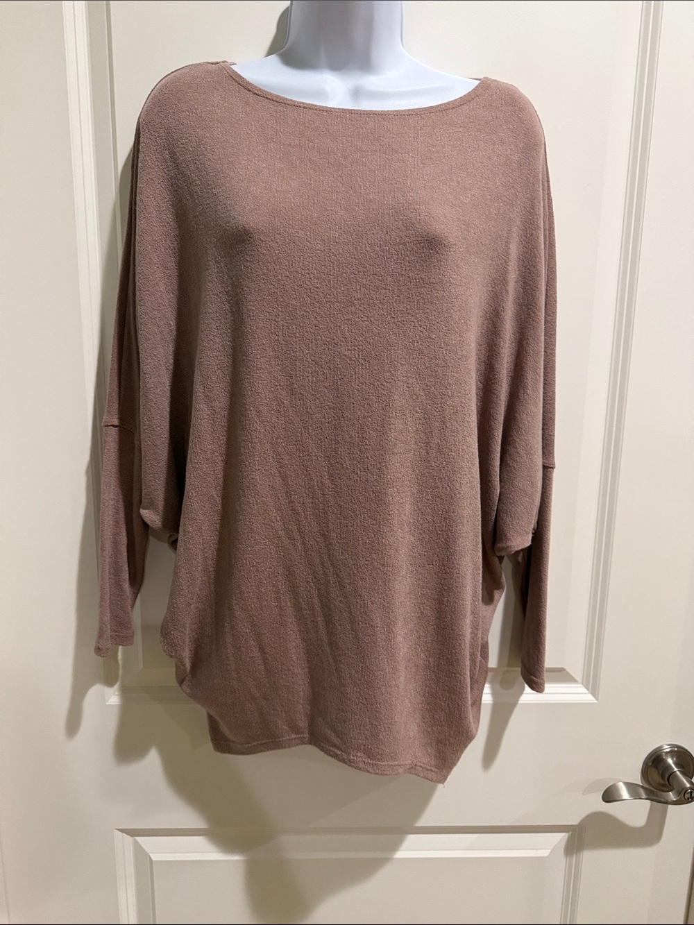 Women's Lightweight Relaxed Boatneck Sweater - Mauve